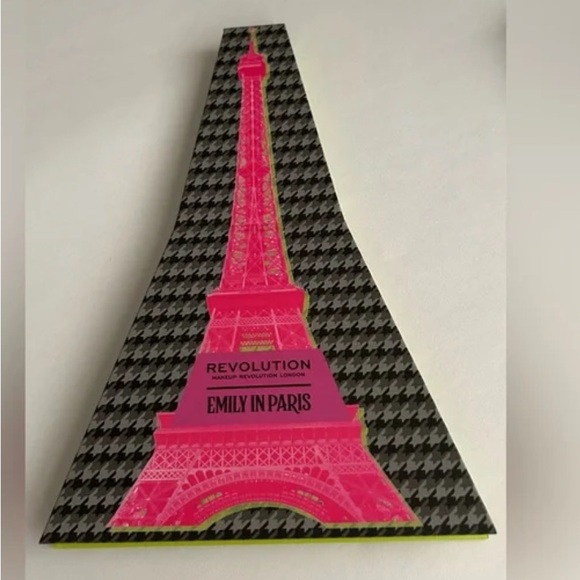 Revolution Parisian Glam Palette with Pink and Black Design - Picture 1 of 7